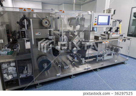 photos sterile production area with the machine 36297525