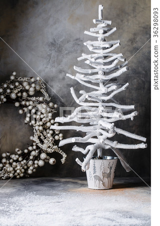 Christmas wreath tree candlestick doves  36298093