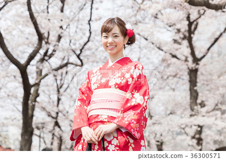 Hanami婦女穿著和服 Hanami婦女穿著和服 36300571