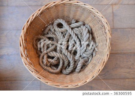 Decorative wicker basket with strong rope inside 36300595
