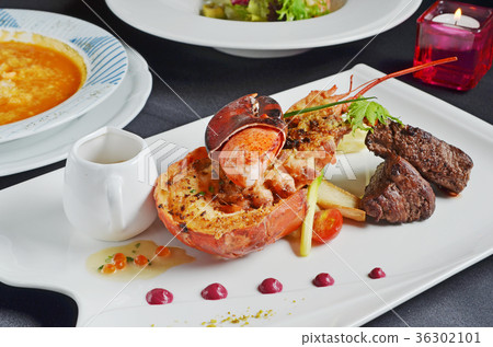 Fillet mignon and lobster 36302101