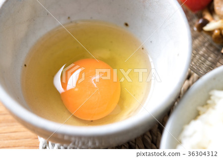 Fresh egg Fresh egg 36304312