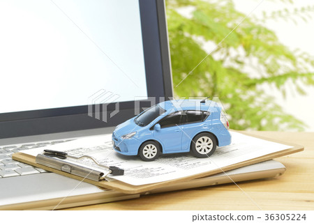 PC and model car 36305224