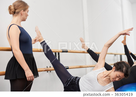 Helping with exercise 36305419