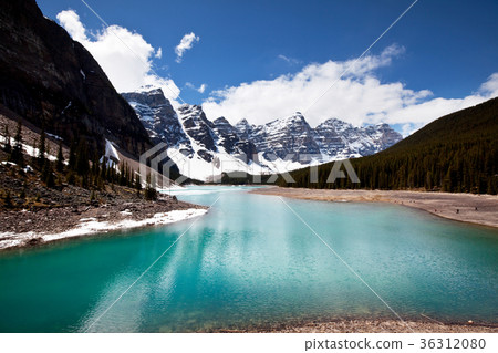 Moraine lake 36312080