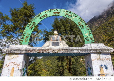 珠穆朗瑪峰公路登機口 36313408