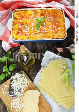 classic italian lasagna vertical top view classic italian lasagna vertical top view 36314029
