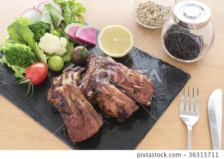 排骨和蔬菜沙拉 36315711