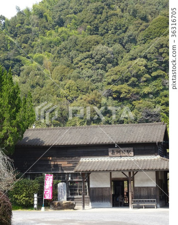 在山的老駐地 在山的老駐地 36316705