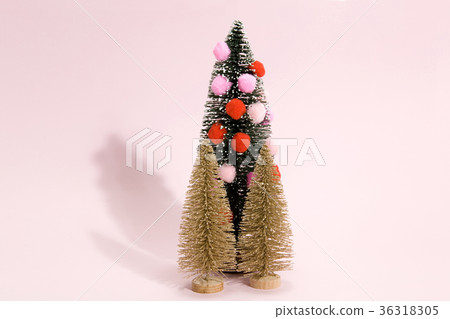 gold christmas tree and pompoms 36318305