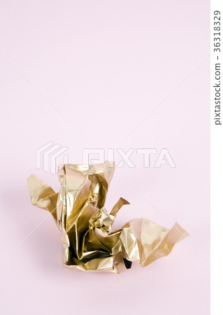 Gold crumpled paper 36318329