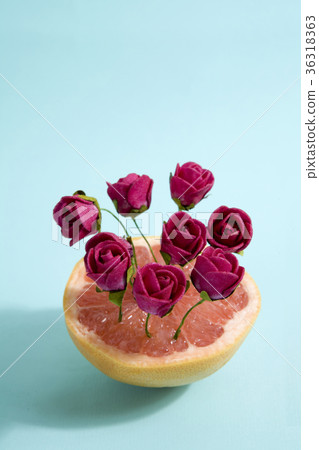grapefruit and red roses 36318363