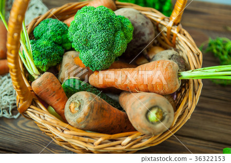 Top view Straw Basket with garden Vegetables Top view Straw Basket with garden Vegetables 36322153