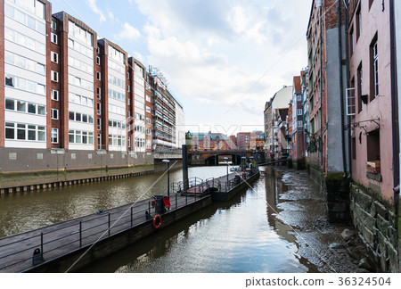 view of Nikolaifleet canal in Hamburg city view of Nikolaifleet canal in Hamburg city 36324504