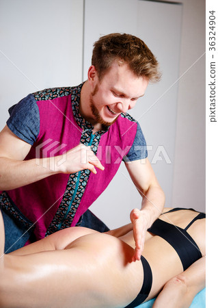 a male young massage therapist Modeling massage  36324904