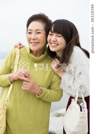 父母和孩子的母親和女兒旅行 父母和孩子的母親和女兒旅行 36328399