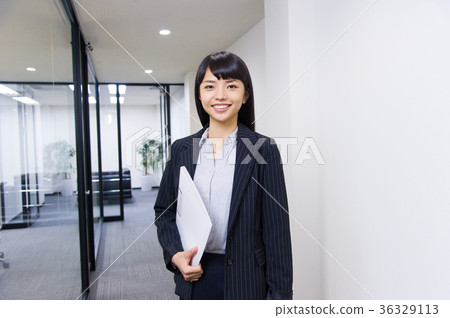 Young business woman Young business woman 36329113