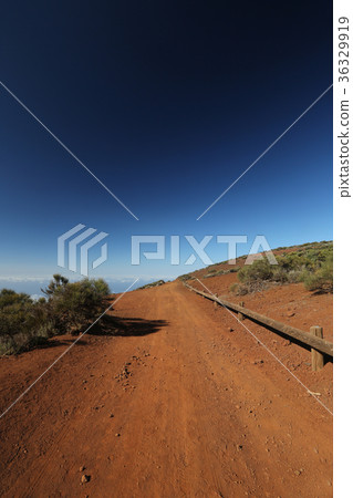 Desert road in Canary 36329919