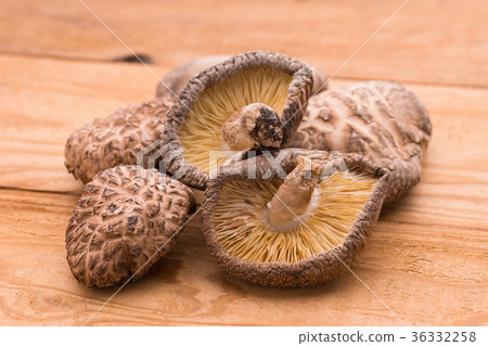 Dried shiitake mushrooms Dried shiitake mushrooms 36332258