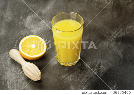 Oranges and fresh orange juice Oranges and fresh orange juice 36335400