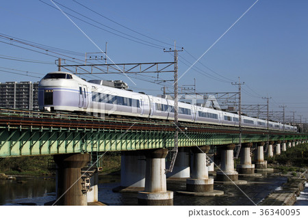 Super Azusa crossing the Tama River. 2016/10/15 36340095