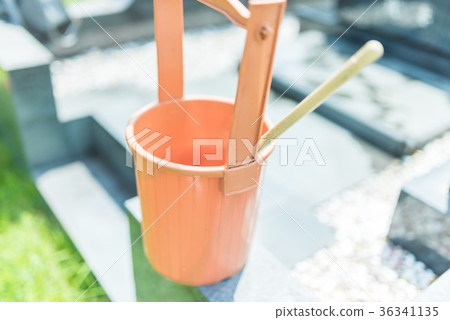 參觀墳墓 36341135