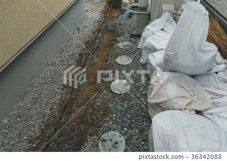 concrete-block wall, constructing, boundary 36342088