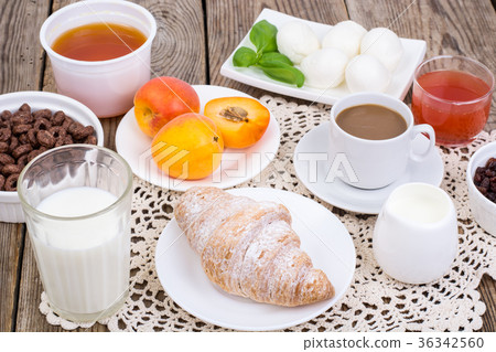 Light and healthy breakfasts Light and healthy breakfasts 36342560