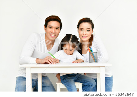 Familys are drawing activities in the home. Familys are drawing activities in the home. 36342647