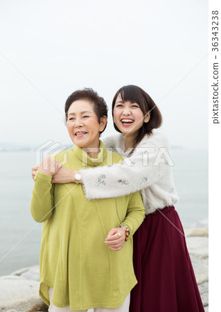 父母和孩子的母親和女兒旅行 36343238