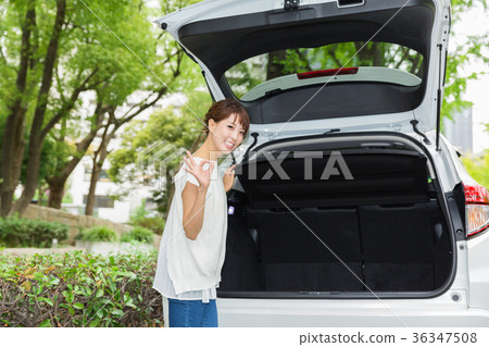 婦女和汽車 36347508