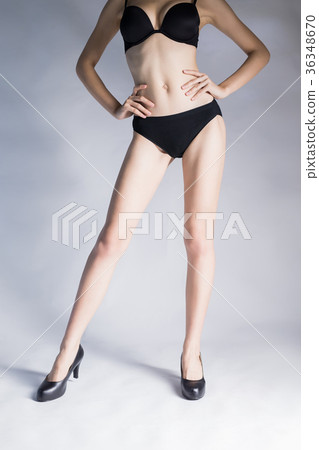 close up woman leg 36348670