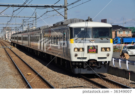 185 series limited express Akagi passing Kitakamio Station 36349007