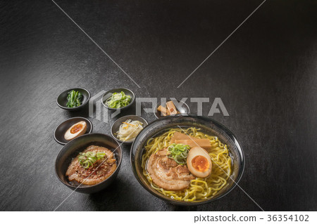 拉麵套餐拉麵套典型的日式風格 36354102