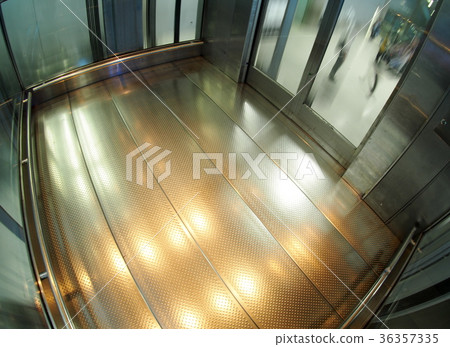 inside view of heavy duty industrial lift elevator 36357335