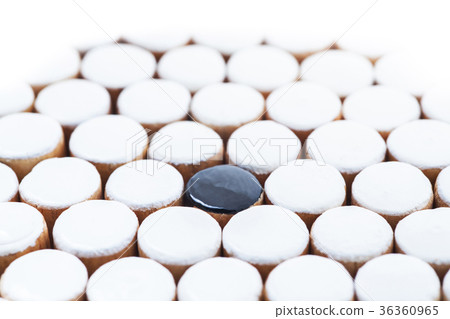 the one black in white of Wooden Revessi Othello  36360965