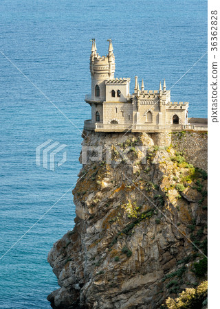 Swallow's Nest castle on the rock in Crimea 36362828