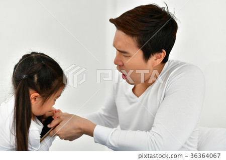 Family members are refusing to use the phone. Family members are refusing to use the phone. 36364067