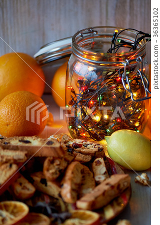 Cookie biscotti with citrus.The atmosphere of 36365102