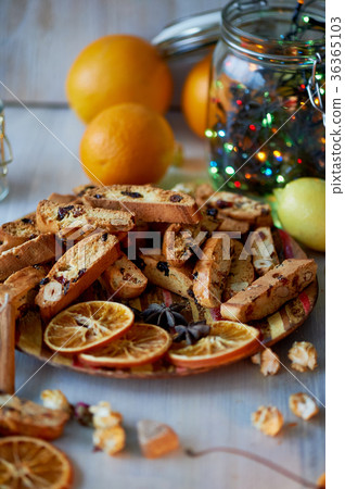 Cookie biscotti with citrus.The atmosphere of 36365103