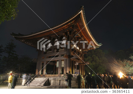 Bell of temple 36365411