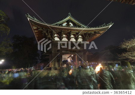 寺廟的鐘聲 36365412