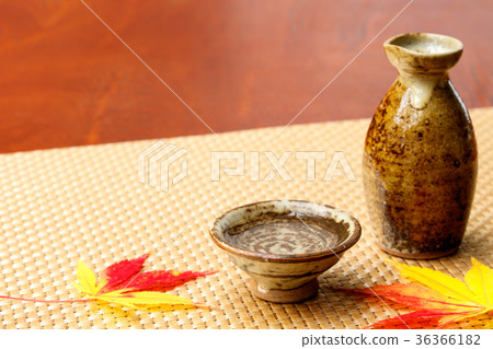 Sake and sake 36366182