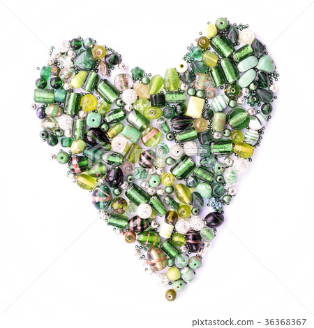 collection of green glass beads heart shaped  36368367