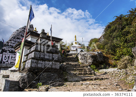 Mani Stone on the Everest Highway 36374111