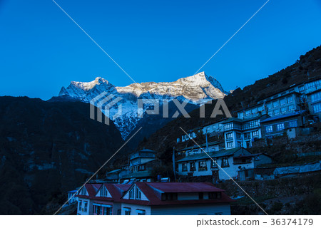 Namche Bazar和Condelli早上 36374179