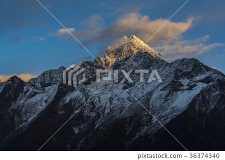 Tamselk在夕陽中發光 Tamselk在夕陽中發光 36374340