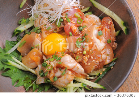 Chicken Yukke 36376303