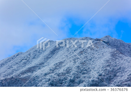 Snowy scenery of Mt. Tayomi From near Unzen Golf Course Snowy scenery of Mt. Tayomi From near Unzen Golf Course 36376876