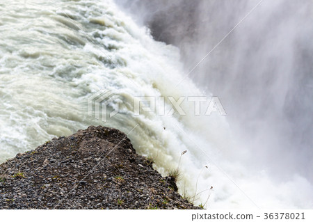 edge of canyon of Gullfoss waterfall in autumn edge of canyon of Gullfoss waterfall in autumn 36378021